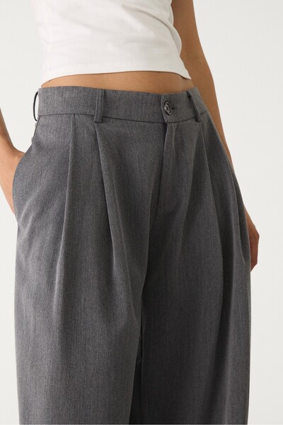 Stradivarius Wide leg smart trousers with darts