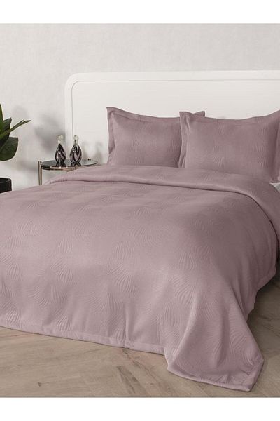 Karna Home Bedspread Alora – Pastel Colored, Soft and Elegant Appearance