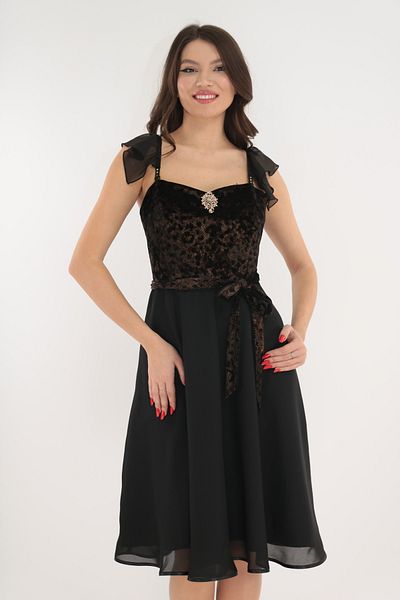 Vanessa Line RO Elegant cloche dress made of veil and velvet with gold thread