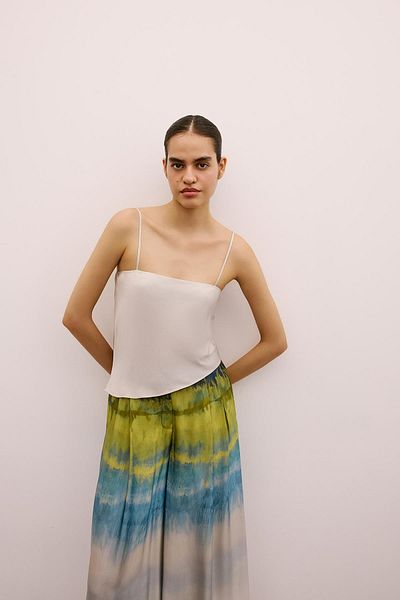 rue. Stylish Gray Crop Blouse with Asymmetric Detail