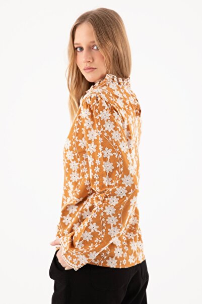 By Mare Style Garland-Laced Pure Cotton Mustard Blouse
