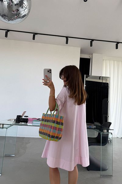 Özge Özgenç Φόρεμα με πλισέ με φερμουάρ στον γιακά