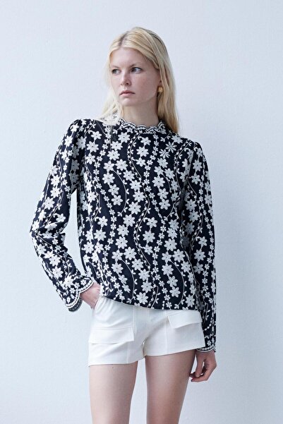 By Mare Style Garland-Laced Pure Cotton Black Blouse