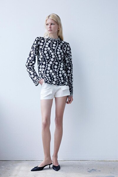 By Mare Style Garland-Laced Pure Cotton Black Blouse