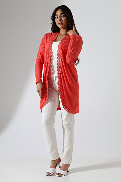 Şiir Women's Plus Size Long Sleeve Lace Guipure Detail Open Front Oval Knitted Jacquard Cardigan - Coral