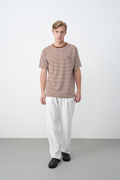 İLKCET MODA Ανδρικό μπλουζάκι με ρίγες σε καφέ ρίγες ανθρώπινο κέντημα