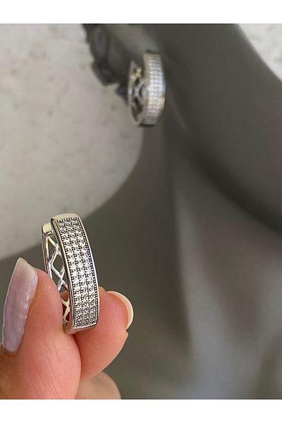 Lucios Zircon Stone Hoob Earring with Golden Craftsmanship