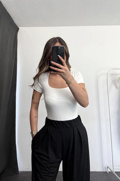 MOZENA Square Neck Basic Bodysuit