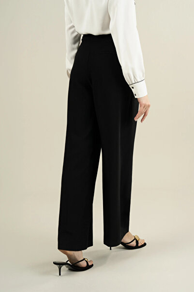 IDYL Belt Buckle Pleated Trousers