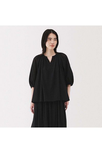 Muji بلوزة بأكمام قصيرة وحجاب ملتوي عالي
