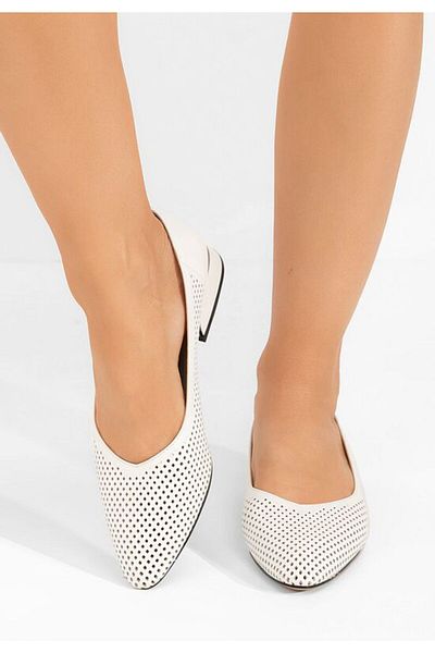 B T Shoes Pantofi cu toc mic Donya albi