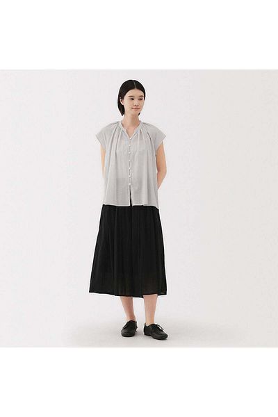 Muji بلوزة بأكمام فرنسية وحجاب ملتوي عالي