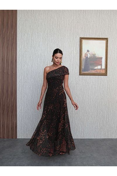 ESRAHELVACI One Shoulder Leo Pattern Maxi Dress