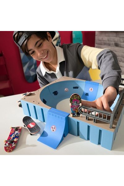Tech Deck Skateboard Playset, Spin Master - Daewon Mega Bowl