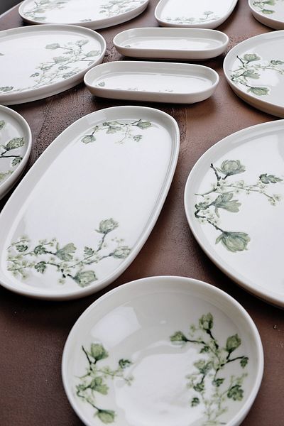 Manaferra Belleza 6-Person 14-Piece Porcelain Breakfast Set & Breakfast Set Green White