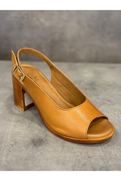 Moda Arena صندل بكعب مصنوع يدويًا من الجلد الطبيعي