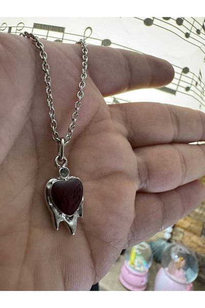 Herşey Nota Scarlet Heart Unisex Necklace – Sparkling and Gothic of Passion