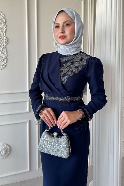 InStyle Βραδινό φόρεμα με πέτρινο γιακά με γούνινο μανίκι Navy Blue