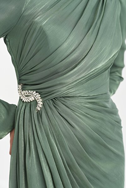 Nihan Taş Aksesuarlı Drapeli Abiye Haki