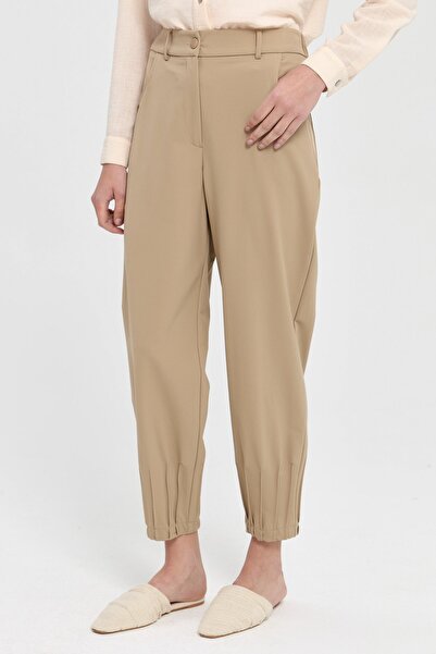Nihan Paçası Nervürlü Paraşüt Kumaş Pantolon Bej