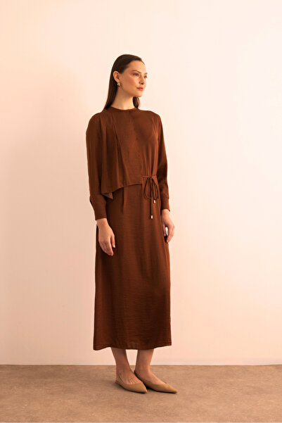 Aker Üst Kısmı Volan Parça Hareketli Dökümlü Elbise