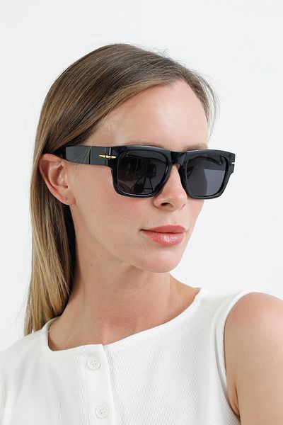 Fulla Moda Rectangular Frame Metal Accessory Sunglasses