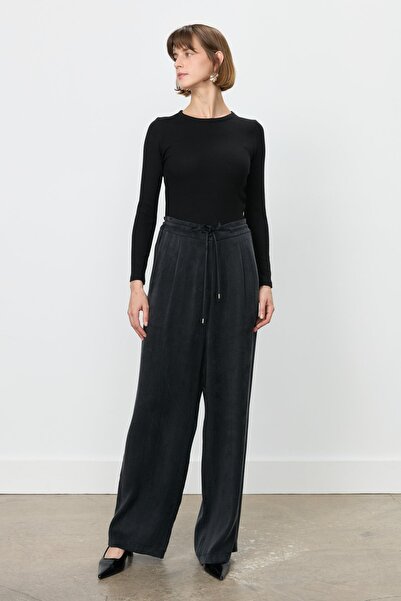 Nihan Premium Pili Detaylı Geniş Paça Cupra Pantolon Siyah