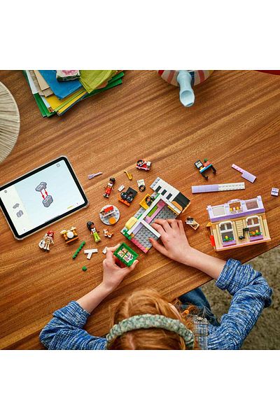 LEGO Friends Music Store and Apartment 42653