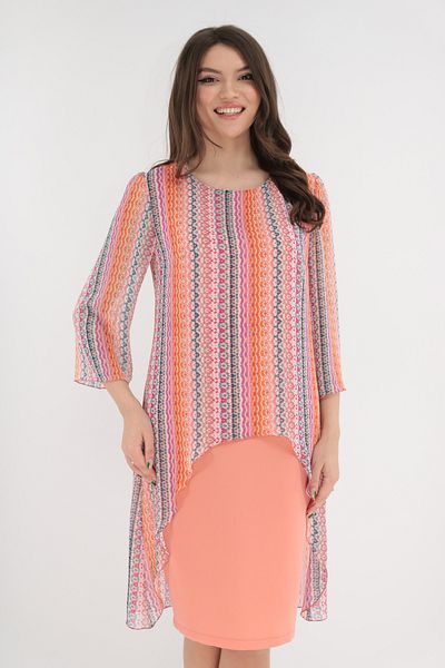 Vanessa Line RO Elegant peach-pink dress with abstract print and layered look