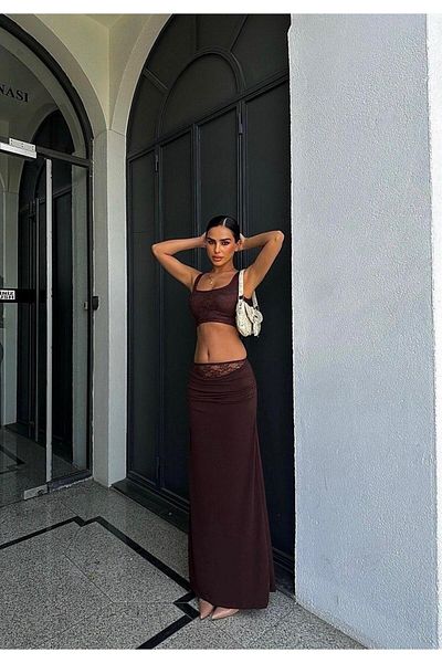 LEVABOUTIQUE Lace Detail Undershirt Lined Long Skirt Double Set