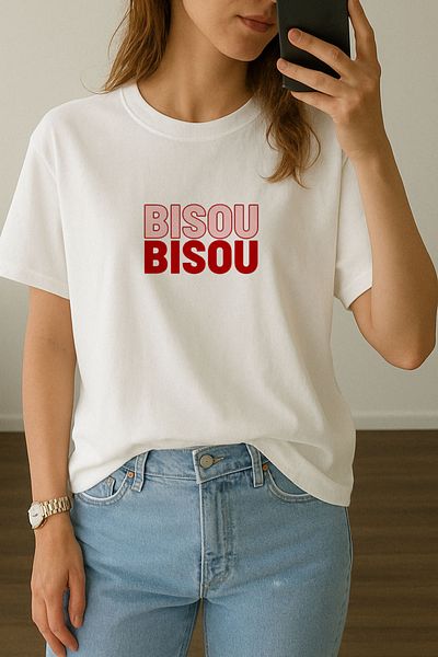 sielta Tricou alb oversize cu imprimeu Kiss Bısou pentru femei