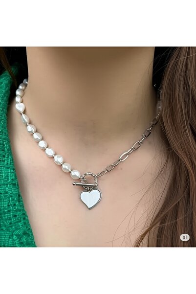 FAMEMUS ACCESSORY قلادة نسائية بتصميم قلب مرصع باللؤلؤ