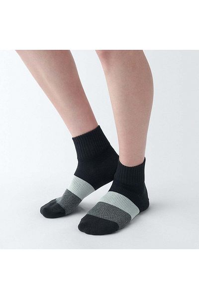 Muji جوارب قصيرة بزاوية قائمة للجري - للنساء