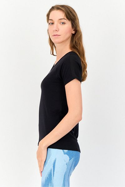 Asics Women Slim Fit Short Sleeves Running T-shirt, Black