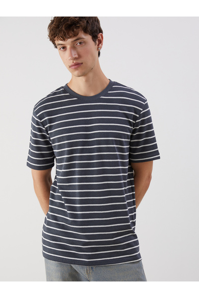 LC Waikiki Gestreiftes Herren-T-Shirt mit Rundhalsausschnitt