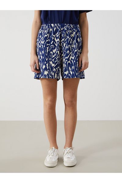 LC Waikiki Patterned Women's Shorts with Elastic Waist