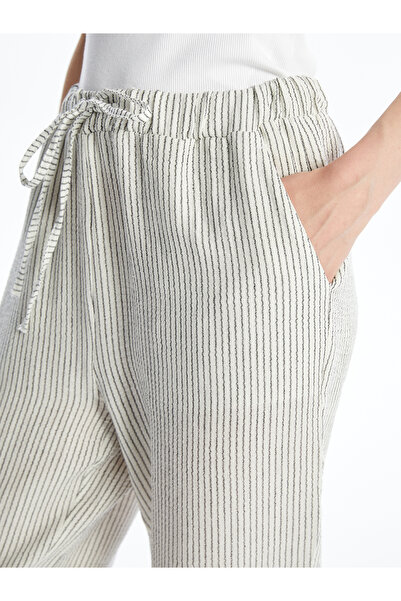 LC Waikiki Beli Lastikli Çizgili Müslin Kadın Pantolon