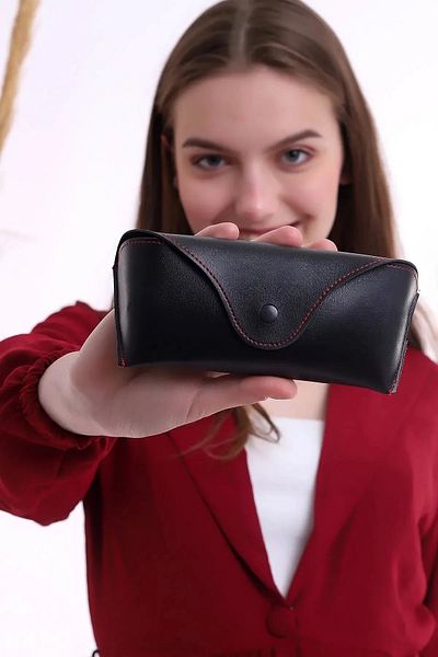 Tonny Black Unisex Black Faux Leather Snap Closure Hard Glasses Case
