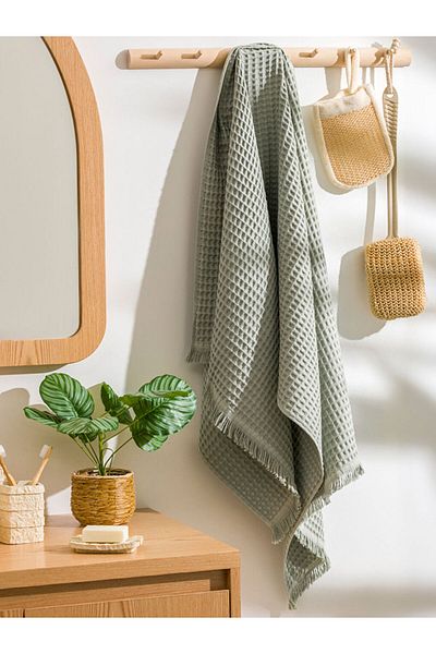 LC Waikiki Mint Green Cotton Bath Towel 70X140 cm