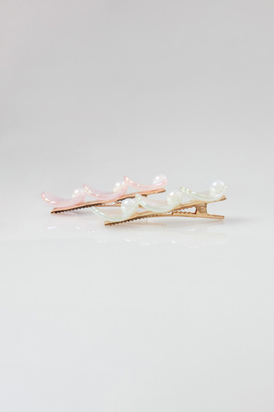 Fulla Moda Oyster Pearl Detailed Clamp Buckle