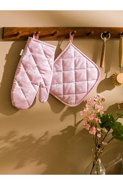 LC Waikiki Pink Bow Patterned Oven Glove and Holder