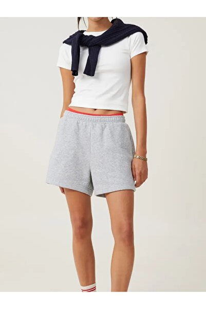 LAUSRA Γυναικείο ελαστικό άνετο σορτς σε γκρι χρώμα, ιδανικό για να φορεθεί σ...