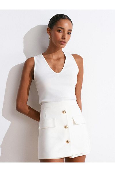 Coral V-Neck Sleeveless Undershirt Ecru