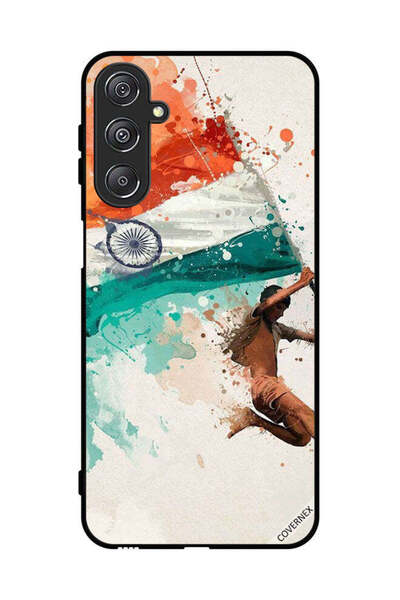 Covernex غطاء حماية لهاتف سامسونج جالاكسي M34 5G يحمل علم الهند أثناء الطيران