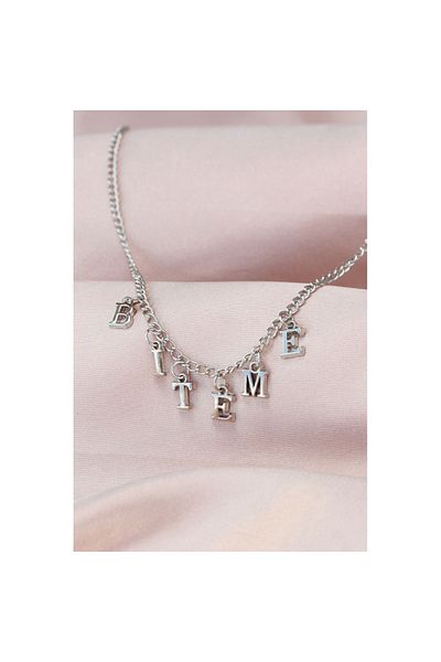 Skygo New Season Bite Written Silver Color Pendant Women's Necklace - Tj-Bko5734