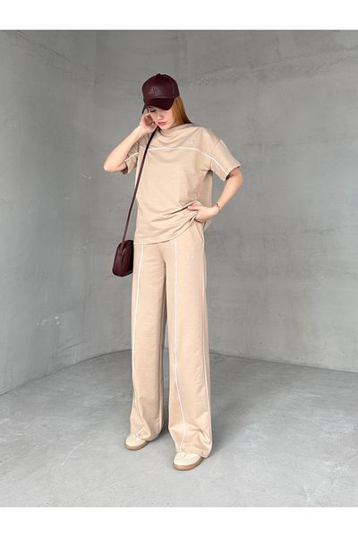 Cappmoda TKM-03653 تي شيرت بياقة دائرية من القماش المطابق باللون البيج مع خصر مطاطي من الأسفل بدلة مزدوجة