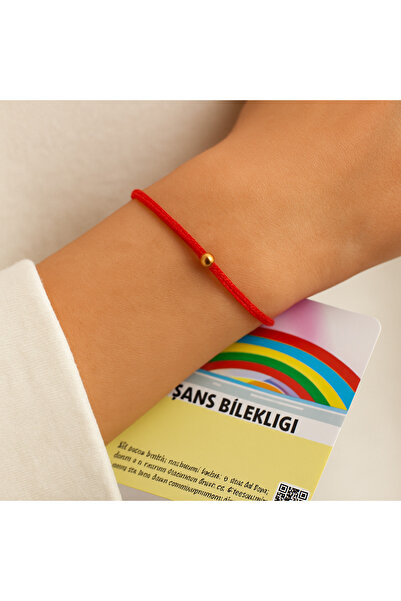 materialist Kırmızı İpli Şans Bilekliği – Altın Top Detaylı Dilek Bilekliği