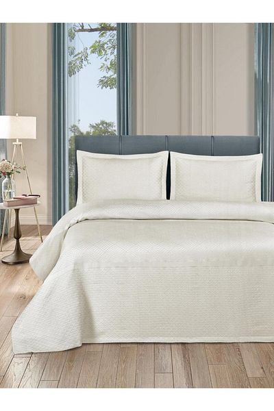 Karna Home Avra Bedspread Set