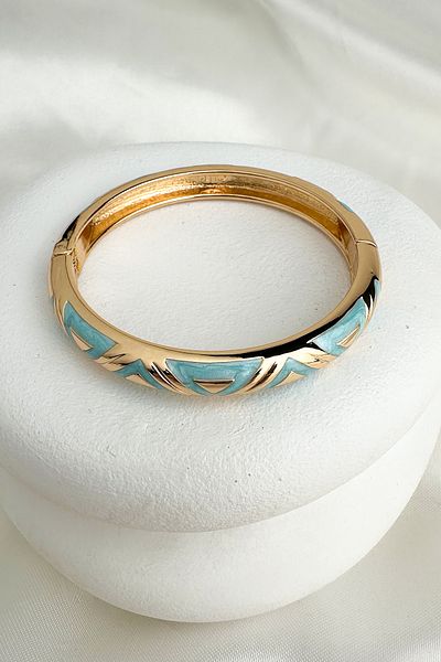 Modex Special Series Enameled Triangle Detail Handcuff Bracelet (Diameter: 6cm)