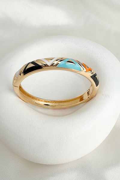 Modex Special Series Enameled Triangle Detail Handcuff Bracelet (Diameter: 6cm)